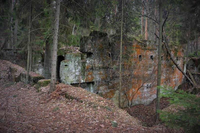 Pozostałości po budynkach kopalni (14).JPG