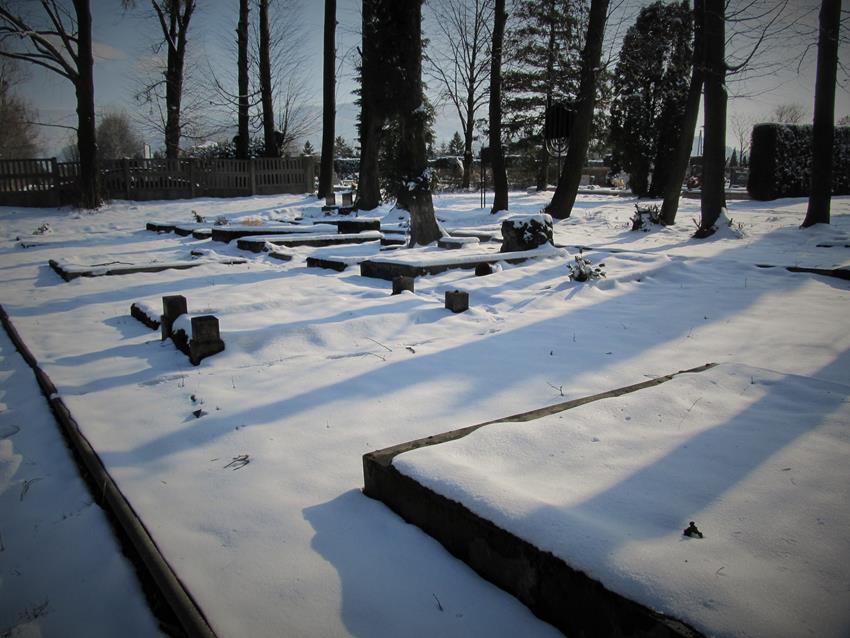 Ustroń - cmentarz żydowski (12).jpg
