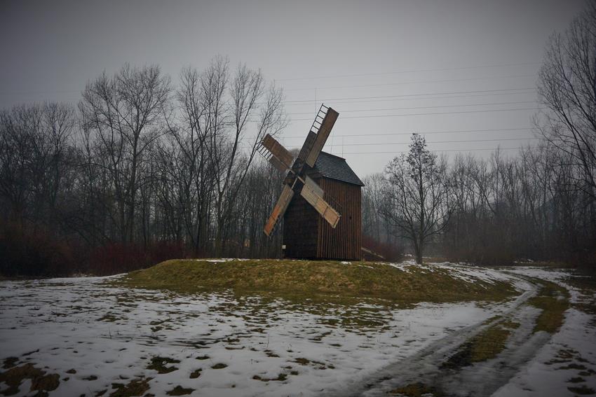 Wiatrak zimą (1).JPG