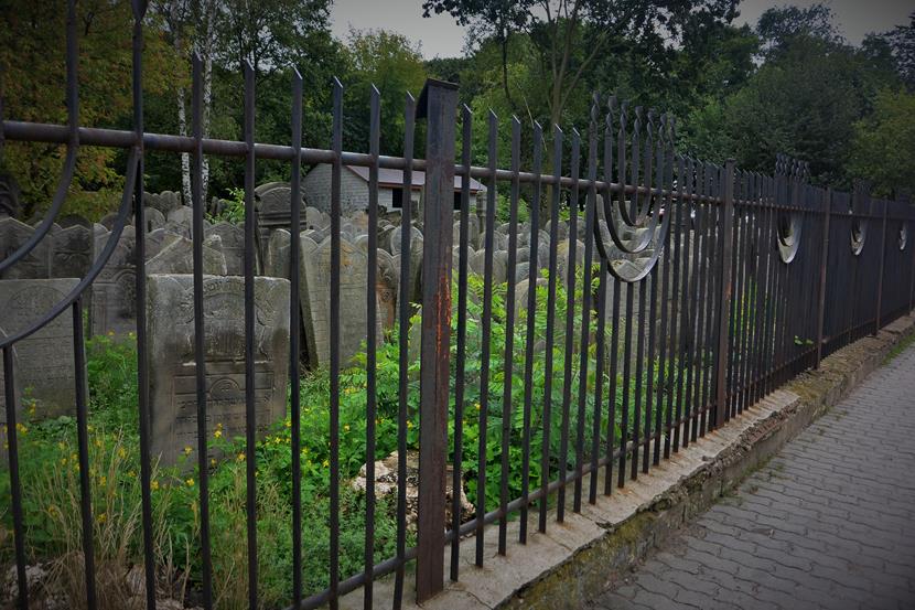 Cmentarz w Szydłowcu (22).JPG
