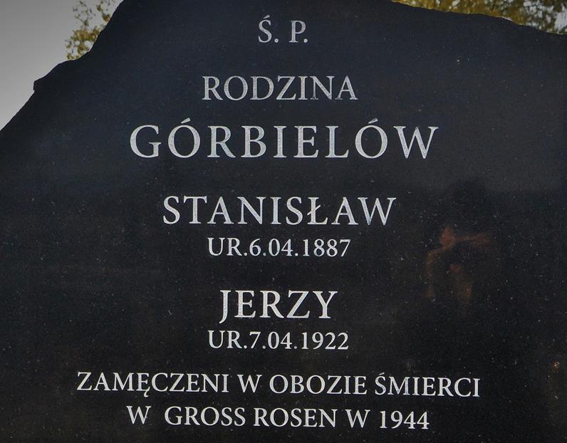 Mogiła symboliczna (1).JPG