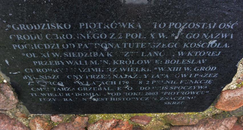 Krzyż w miejscu kościoła (2).JPG