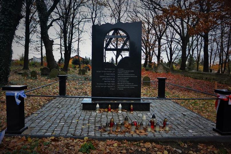 Współczesny obelisk (1).JPG