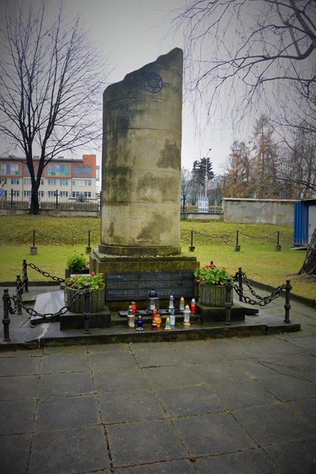 Pomnik Ofiar Zagłady (1).JPG