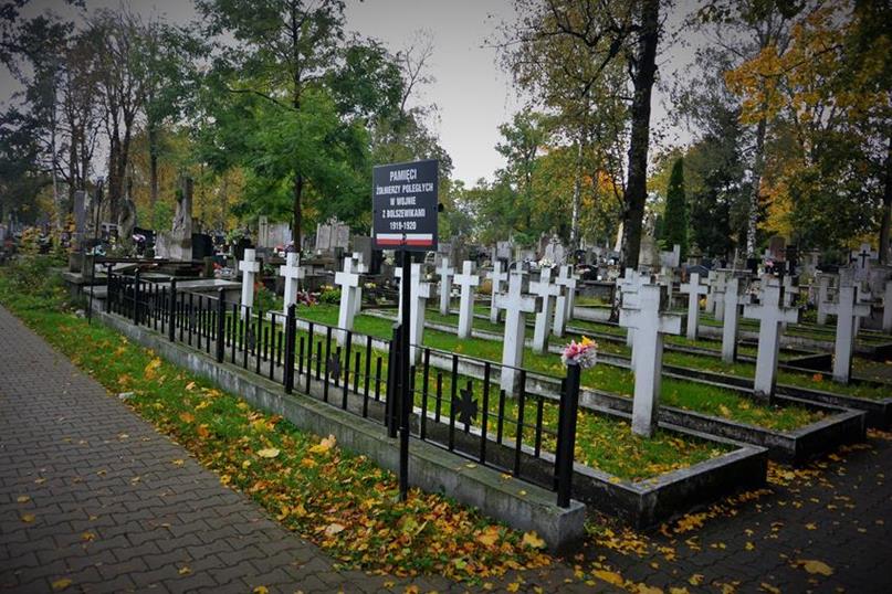 Groby polskich żołnierzy (2).JPG