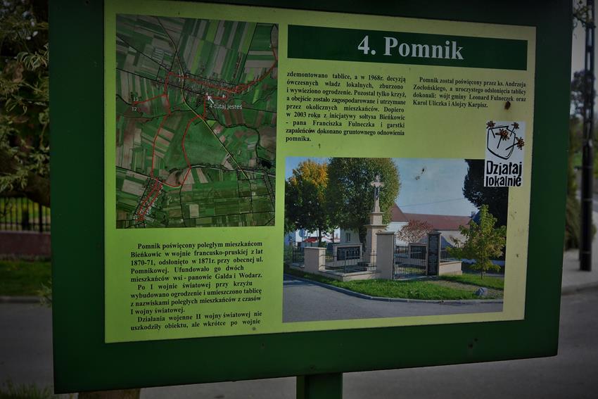 Bieńkowice - pomnik (1).jpg