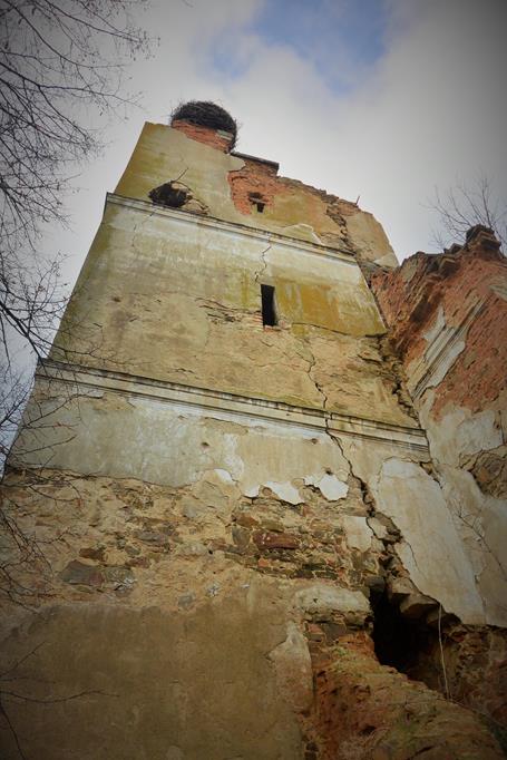 Wojnowice - ruiny kościoła (25).JPG