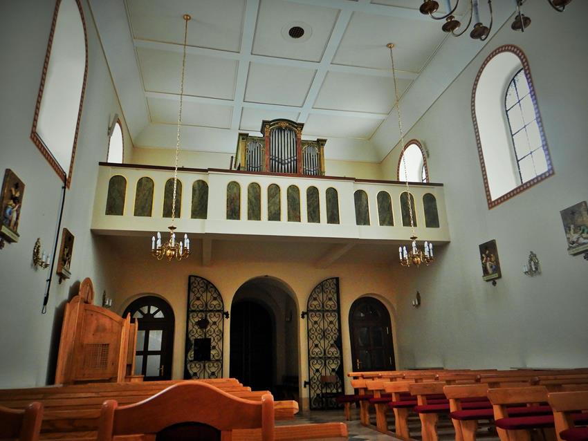 Wnętrze kościoła (3).JPG