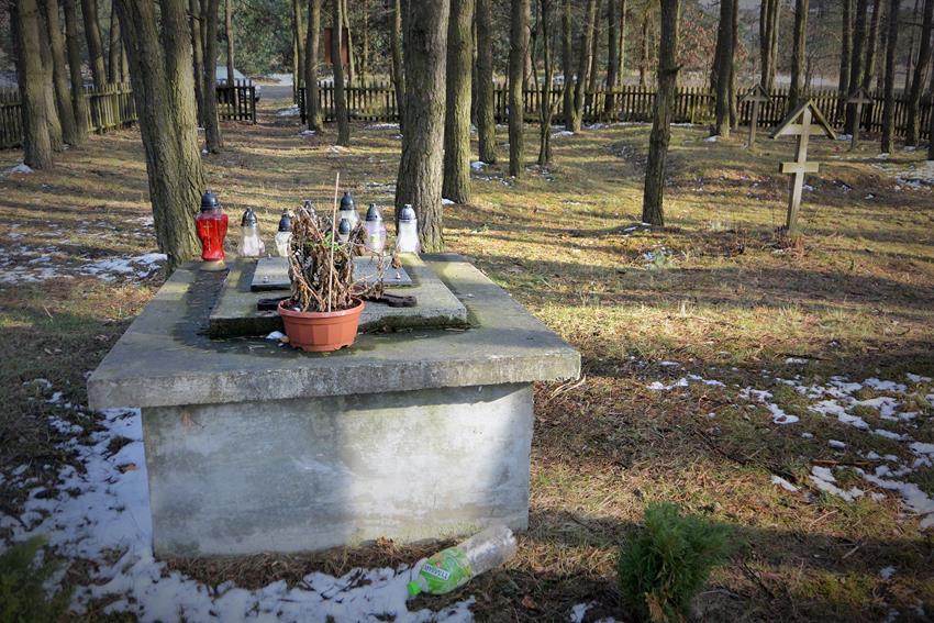 Cmentarz wojenny (13).JPG