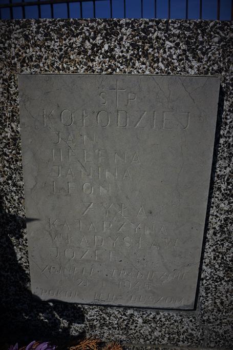 Łazany - grób z II Wojny Światowej (2).JPG