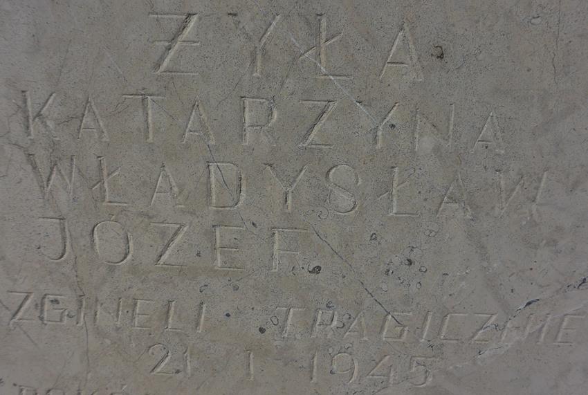 Łazany - grób z II Wojny Światowej (3).JPG