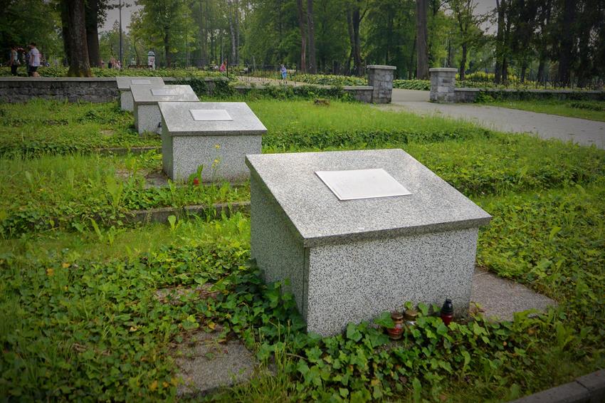 Cmentarz żołnierzy radzieckich (7).JPG