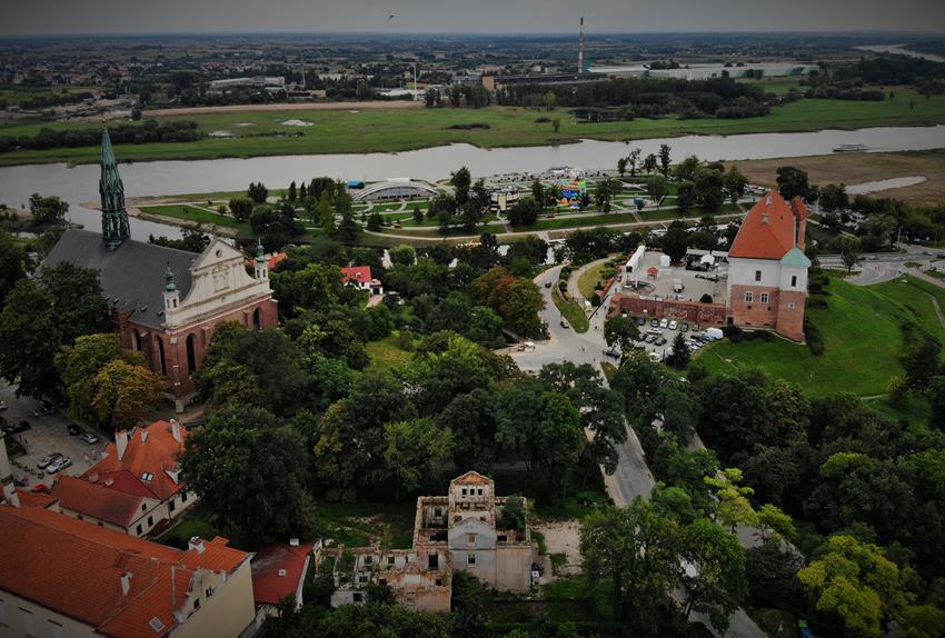 Ruiny przy ulicy Zamkowej (11).JPG