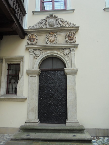 KR Collegium Maius portal w zaulku E..JPG