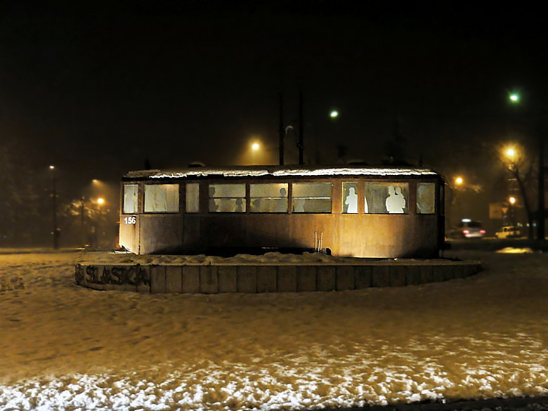 tramwaj na rondzie w Chebziu (9).jpg