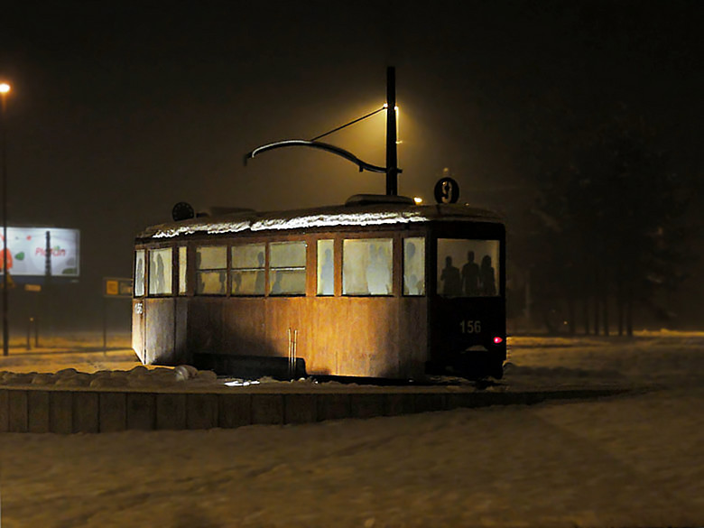 tramwaj na rondzie w Chebziu (10).jpg