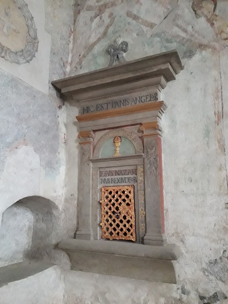 Skrzydlna kosciol renesansowe tabernakulum.jpg