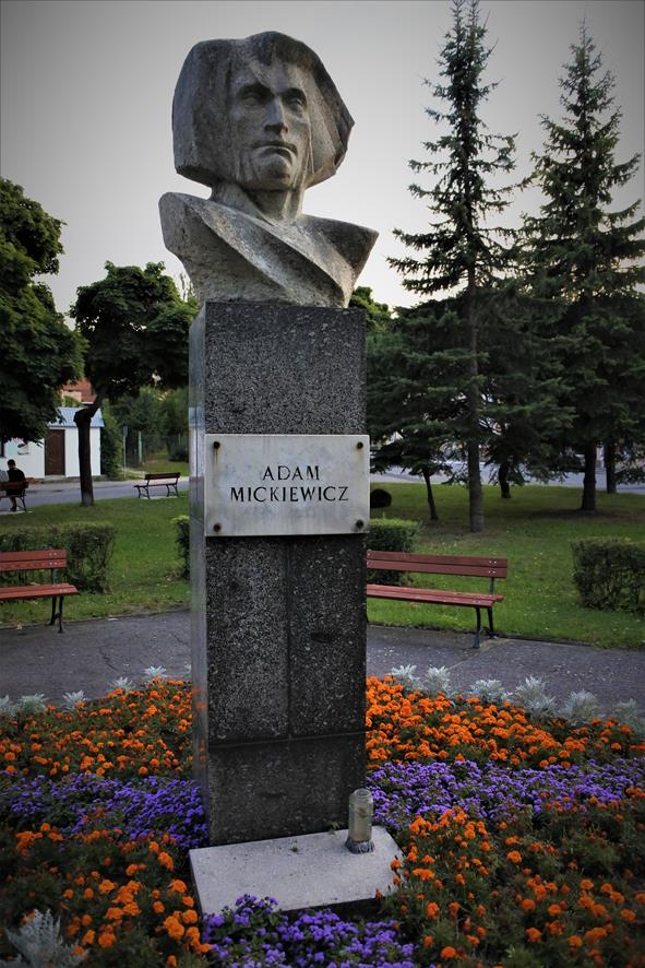Dawna lokalizacja pomnika - obecnie zajmuje ją popiersie Adama Mickiewicza.JPG
