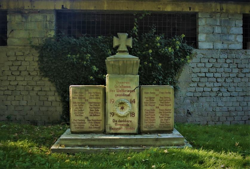 Pomnik poległych z Lasek.JPG