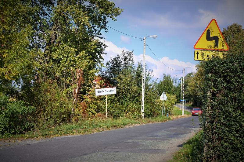 Biały Kościół pod Strzelinem - październik 2019 (1).JPG