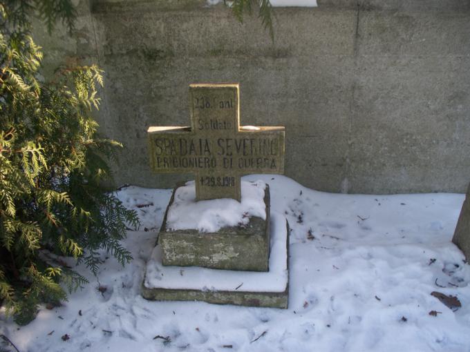 Cmentarz żołnierzy włoskich (33).JPG
