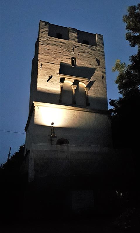 Biała - wieża ciśnień nocą.jpg