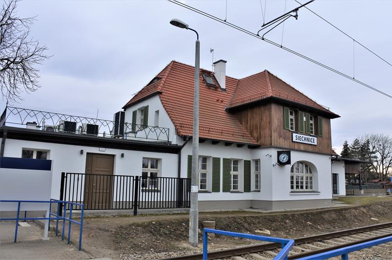 Dworzec kolejowy Siechnice - 2021 (7).JPG
