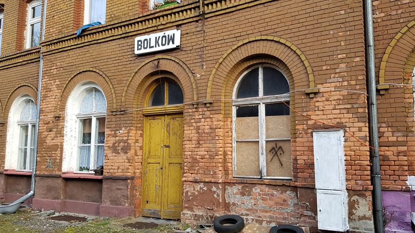 Bolków - stacja kolejowa i dworzec (10).jpg