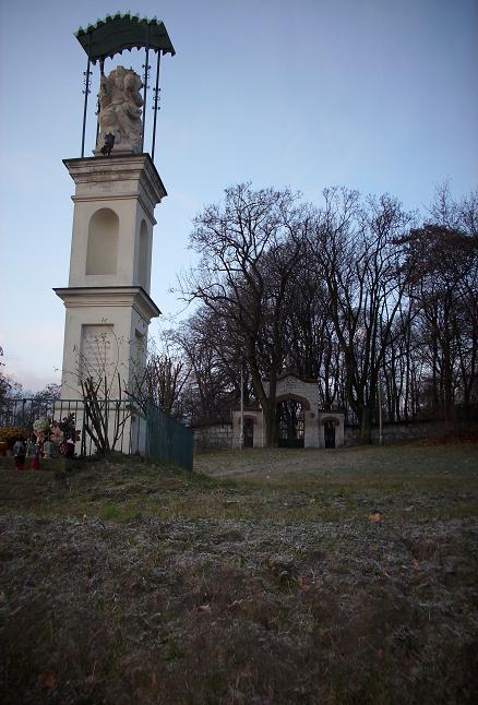 01. Stary Cmentarz w Podgórzu - grudzień 2011 r..JPG