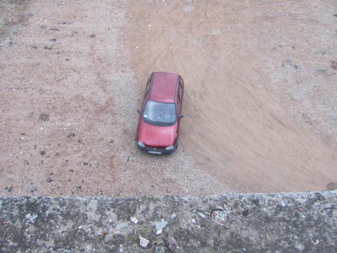 Prawdziwe zagrożenie pozostało na parkingu....jpg