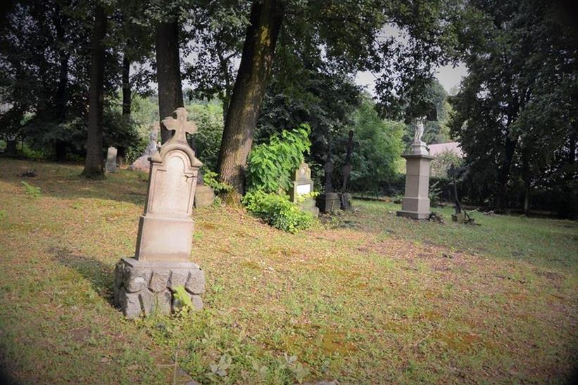 Groby na starym cmentarzu w Żywcu (4).JPG