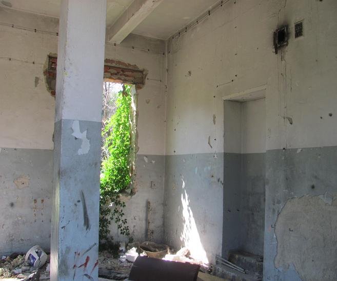 Ruiny przy ul. Tischnera - fot. 24.JPG