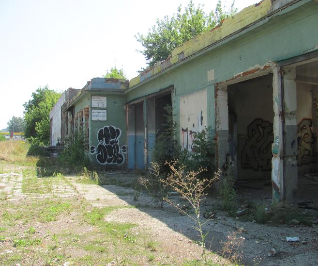 Ruiny przy ul. Tischnera - fot. 29.JPG