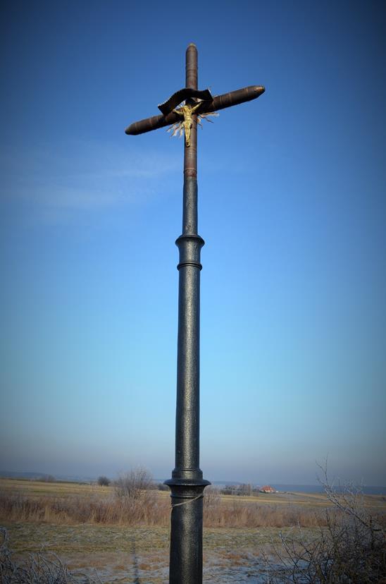 Skała - krzyż przy Rzeplińskiej Drodze (8).JPG