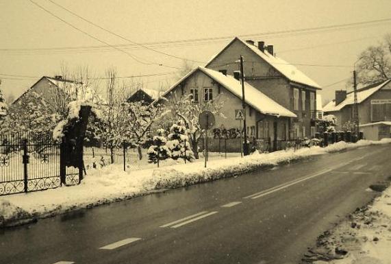 Tu stała chałupa Zastawniaków z Łapanowskiej.JPG