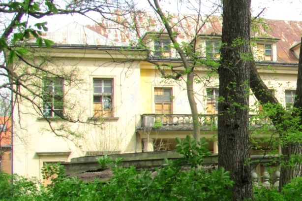 4. Pałac Tarnowskich.JPG