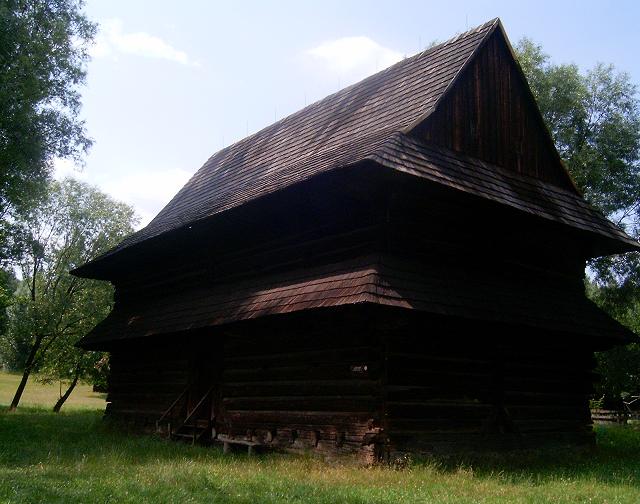 Skansen - spichlerz z Simoradza - fot. 1.JPG