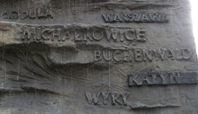 13. Katowice - pomnik harcerzy.JPG