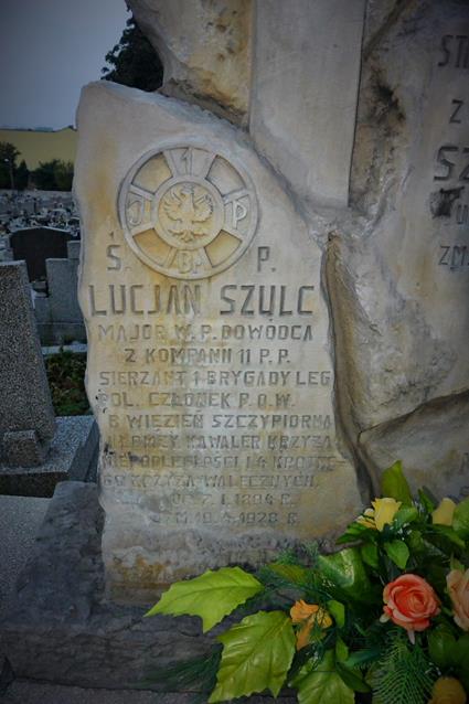 Grobowiec rodziny Szulc (2).JPG