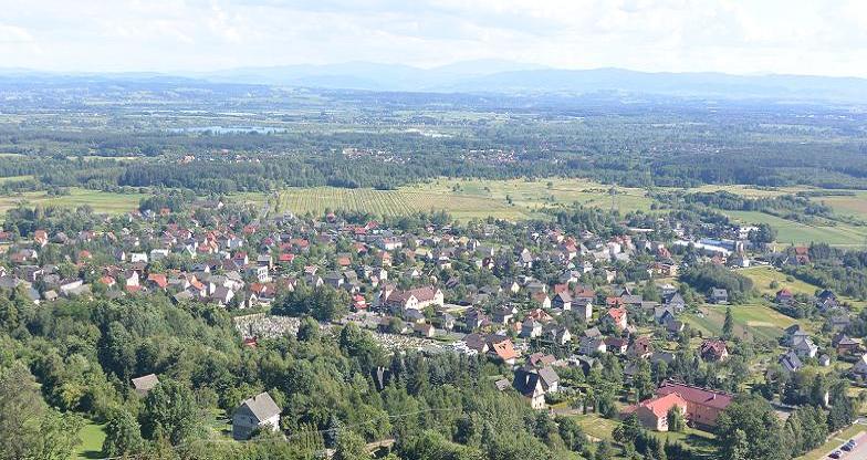 Lipowiec - widok z zamku w stronę SE - Babice, Gorce.JPG