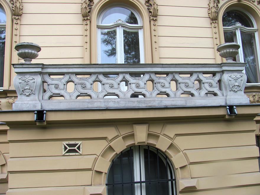 4. Pałac Jutkiewiczów.JPG