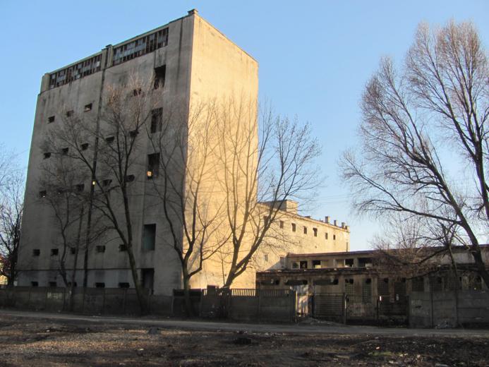 2 Silos główny.jpg