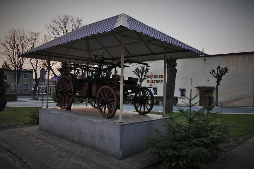 OSP Byczyna i konny wóz straży pożarnej (2).JPG