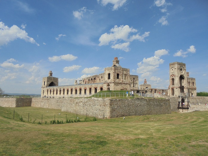 Ujazd zamek widok ogolny.JPG