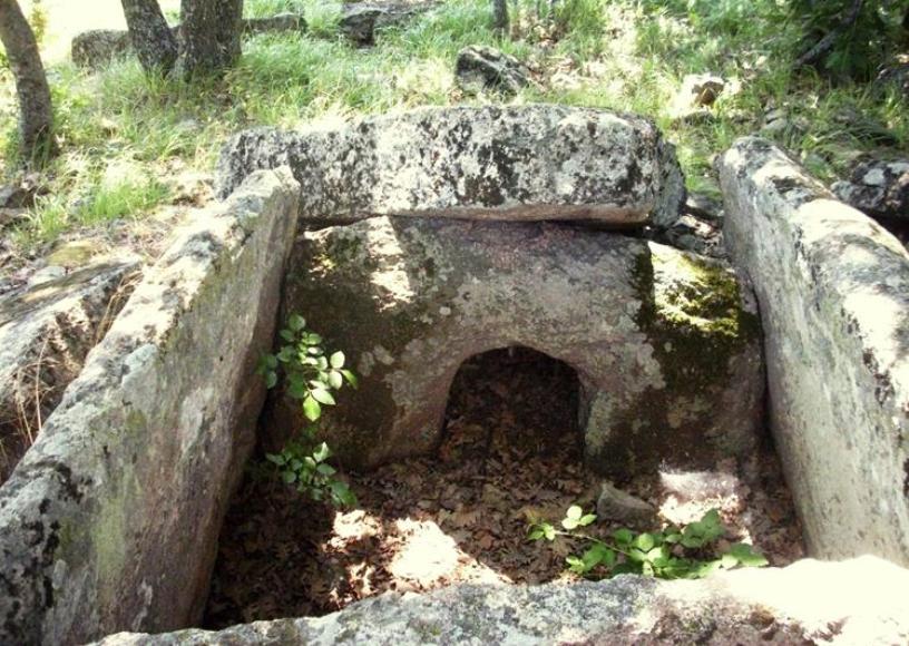 6. Dolmen.JPG