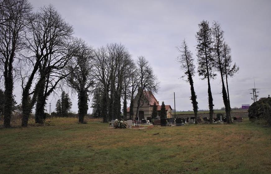 Dawny cmentarz ewangelicki (3).JPG