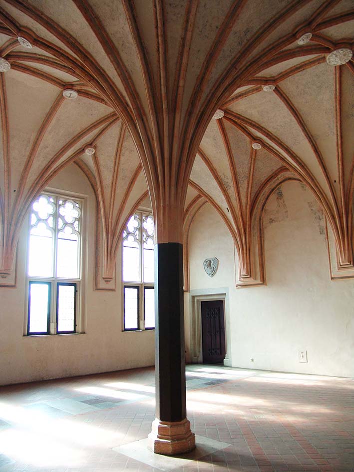 Malbork - zamek - refektarz.jpg