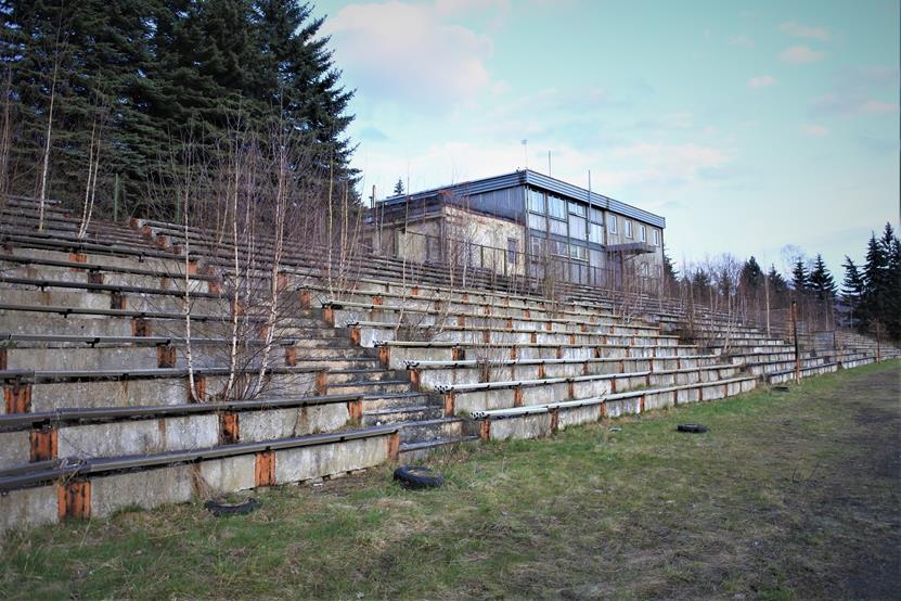 Opuszczony stadion (24).JPG
