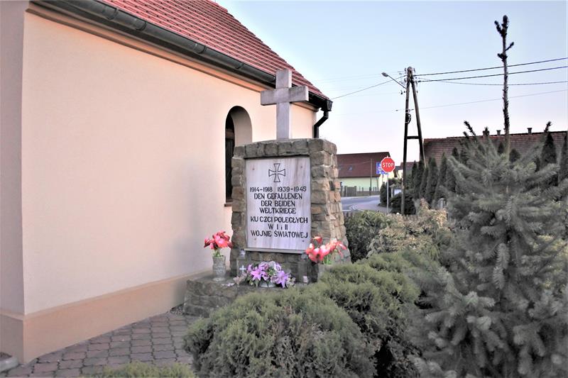 Pogórze - Pomnik Poległych (5).JPG