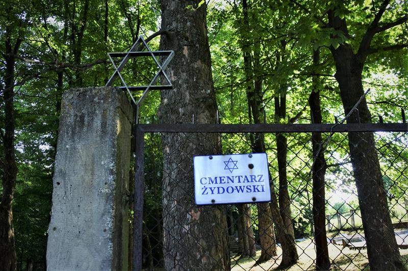 Biecz - cmentarz żydowski (2).JPG